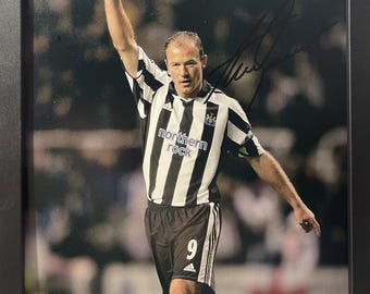 Alan Shearer - Ex Newcastle Utd, Blackburn and England Legend - Genuine Hand Signed and Framed (10' inch X 8' inch) Photo - With AFTAL COA