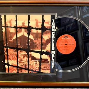 The Jam, A Town Called Malice, Professionally Framed 64 x 45cm Paul Weller, Rick Buckler Hand Signed 12&#39; inch Single SUPER RARE & COA