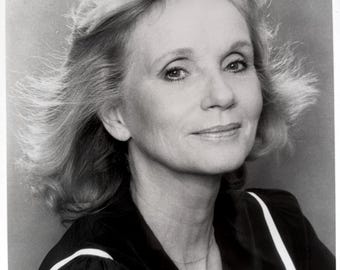 Eva Marie Saint, American Actress, Stunning Hand Signed Photo - Amazing Example - With COA - Certificate Of Authenticity. 25cm x 20cm.
