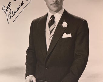 Richard Todd, RARE Stunning Genuine 100% Guaranteed Hand Signed Original Film Publicity Photo - With COA, 25cm x 20cm