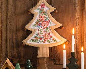 Wooden fir tree frame with bells + Cross Stitch Creation 91_fir tree grid