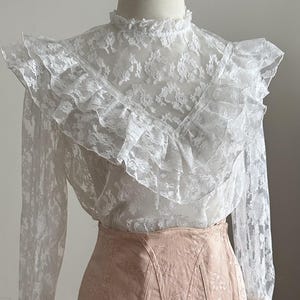 Vintage White Lace Ecru Blouse / Antique Beige Top / Whitework Lace Wedding Dressing / Embroidery Women&#39;s Shirt / British Vintage Clothing