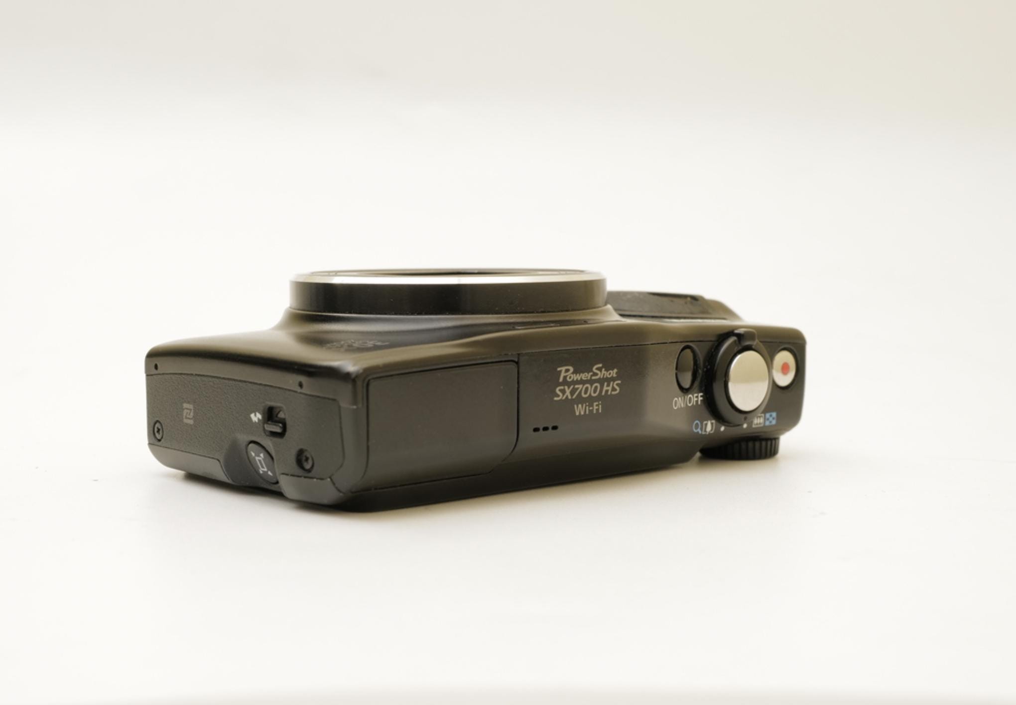 Canon Powershot SX700 HS Digital Camera, 30x Optical Zoom, 16.1MP
