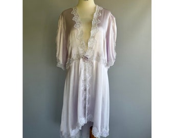 Vintage Lilac Lace Dressing Gown / Women Sheer Laced Robe, Night Dressing / Laced Embroidery Gown / Handmade Lingerie Fashion