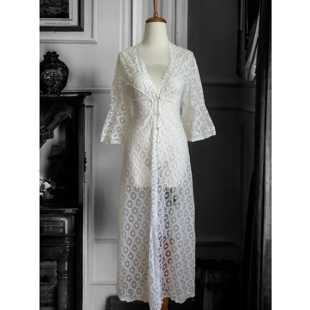 Embroidered Isabel Dressing Gown - White