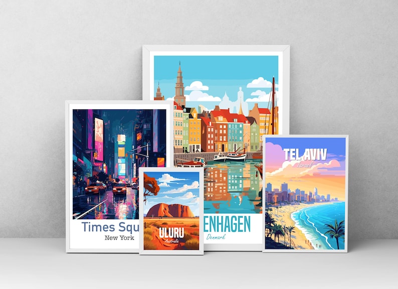 Puede incluir: Cinco p&oacute;sters de viaje enmarcados con ilustraciones coloridas de diferentes ciudades. Los p&oacute;sters presentan Times Square, Nueva York, Uluru, Australia, Copenhague, Dinamarca y Tel Aviv, Israel.