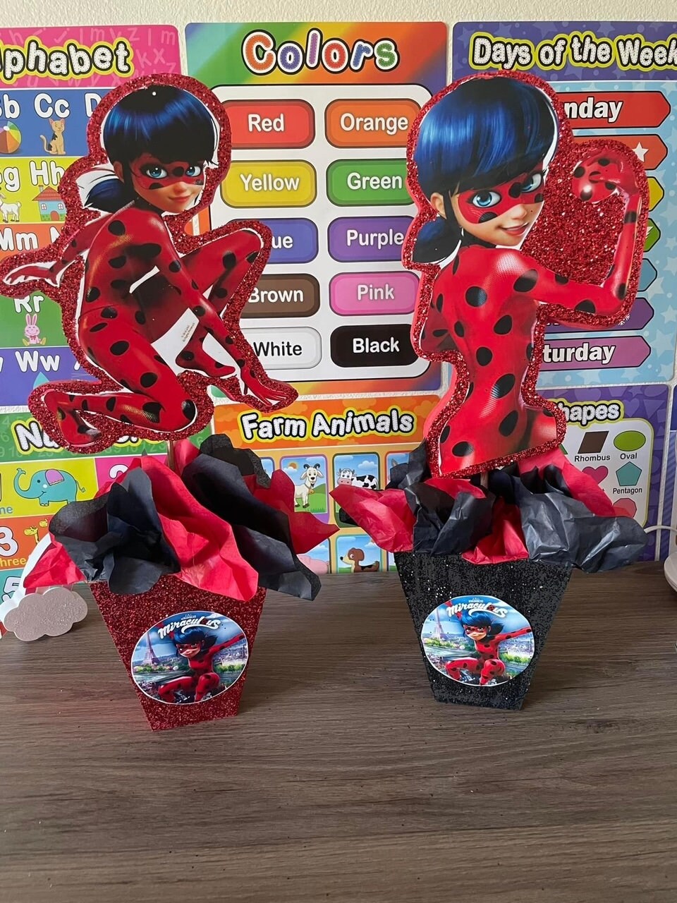 Bonecas, disfarces e brinquedos Ladybug. Portes grátis a partir de 59€