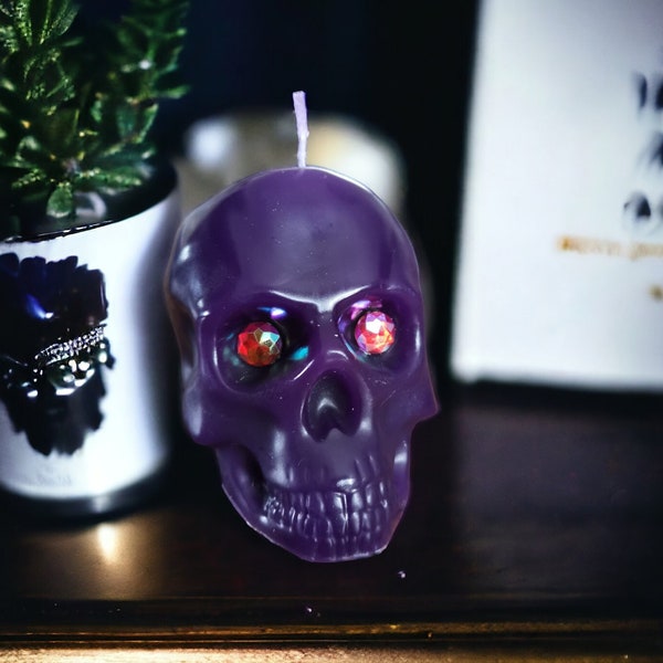 Bougie gothique crâne colorée et parfumée violet