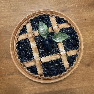 Blueberry Pie Keeper Ceramic Pie plate by Sanor Ceramica