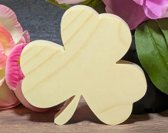 Recorte de trébol de madera sin terminar. Figura de pie para manualidades del Día de San Patricio. Trébol de madera para pintar. Letrero para puerta DIY. Decoración de bandeja de primavera.