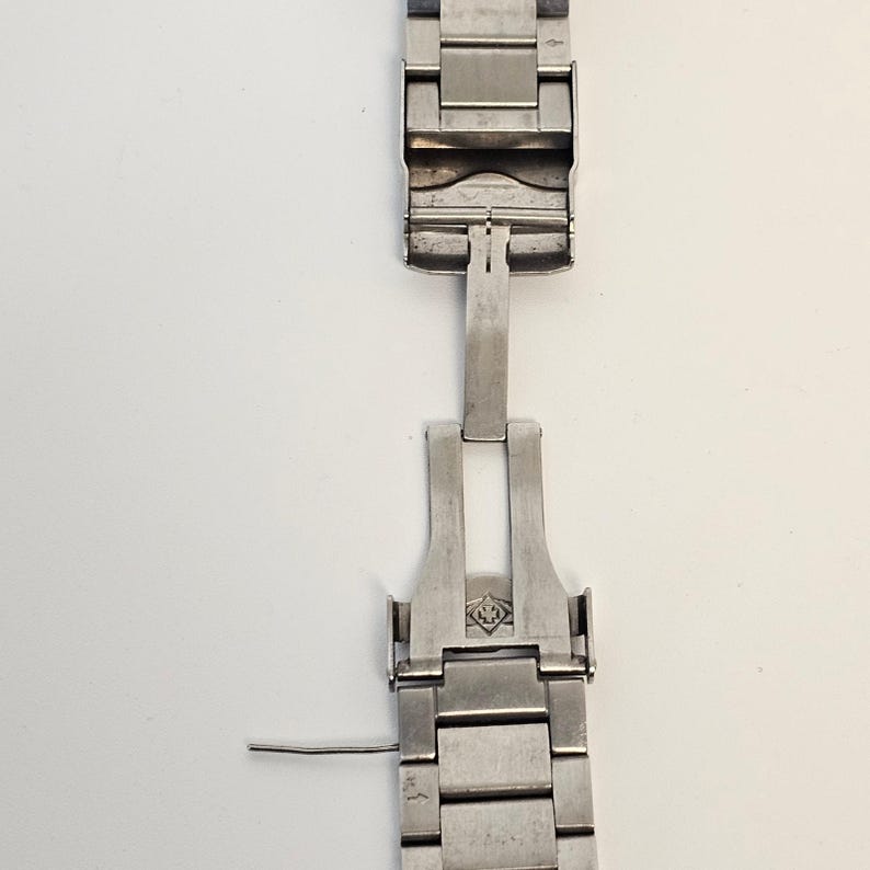 Invicta Bolt Model # 28980Automatic movement water resistant NOT WORKING image 4