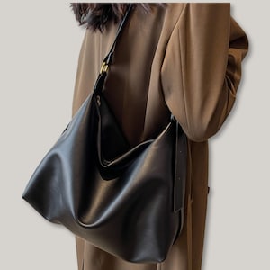 Grand sac à bandoulière en cuir souple - Grands sacs à bandoulière - Sac à bandoulière en cuir végétalien lisse avec fermeture à glissière