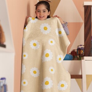 Cute Daisies Blanket Cute Baby Nursery Blanket Velveteen Plush Blanket Flowers Blanket Baby Gift First Time Parents Gift For Baby Floral
