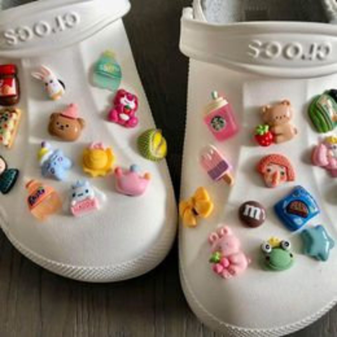 2024 Crocs Charms / Jibbitz 871 Choices snoopy Minions Naruto