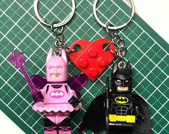 Figura personalizada de hada rosa con iniciales - llavero/accesorio para mochila