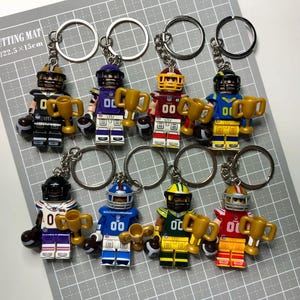 Fußball-Themen-Figur Schlüsselanhänger/Schlüsselanhänger/Ornament - Wählen Sie aus 49ers/Chargers/Raben/Broncos/Cowboys/Bears/Bills/Chiefs und mehr