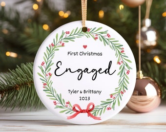 Vår första julgranskulor för förlovade, personlig förlovningsgranskulor, förlovad julgranskulor 2025