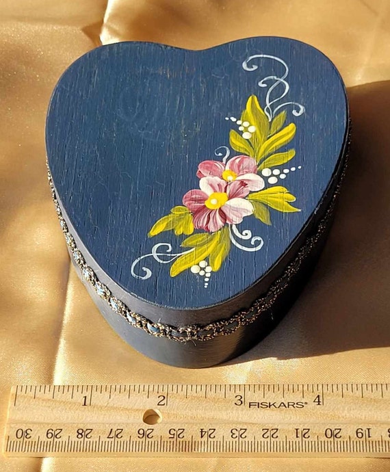 Vintage Blue Hand Painted Bauernmalerei Heart Tri… - image 4