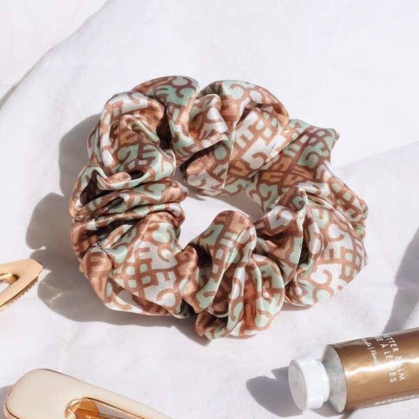 100% Silk Vintage-Inspired Monogram Scrunchie: Luxurious Hair Care, Gentle & Effortless. Retro Print Hair Accessory for Timeless Chic Style