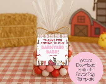 Puede incluir: Una bolsa transparente llena de caramelos rojos, rosas y blancos, atada con hilo. Una etiqueta dice "THANKS FOR COMING TO OUR BARNYARD BASH!" con ilustraciones de animales de granja. Un círculo rosa con texto está en la parte inferior derecha.
