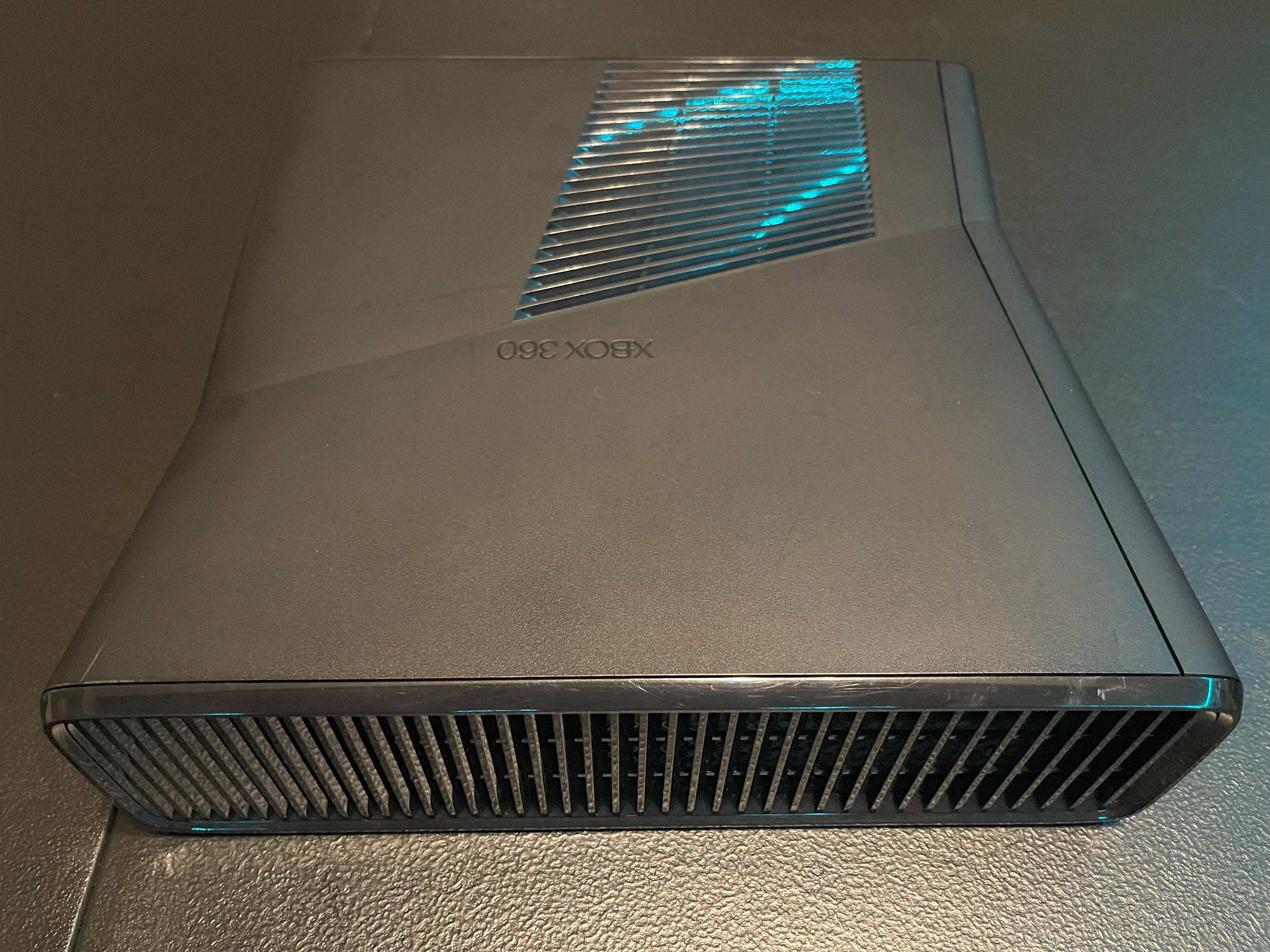 Custom Modded Xbox 360 Slim Trinity 4 GB RGH3.0 Dash 17559 250GB Green