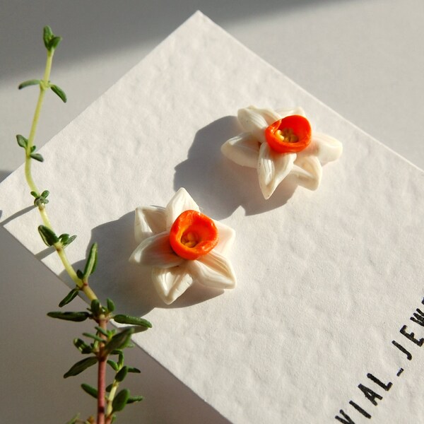 Daffodil earrings white narcissus, hand made polymer clay, real 18k gold plated studs poet's narcissi stud earrings transparent blossoms.