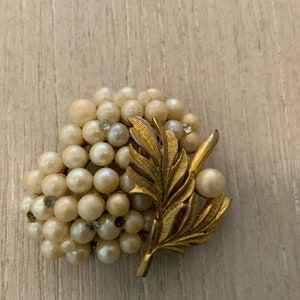 Vintage pearl brooch