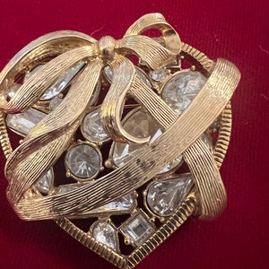 Vintage heart pin