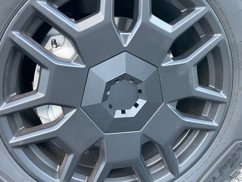 Wheel Caps for Tesla Cybertruck Carbon Fiber Rim Center Covers image 1