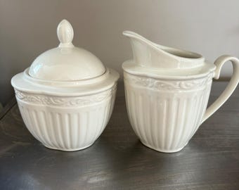 Mikasa Italian Countryside Sugar Bowl with Lid and Creamer Set DD900 Off-White