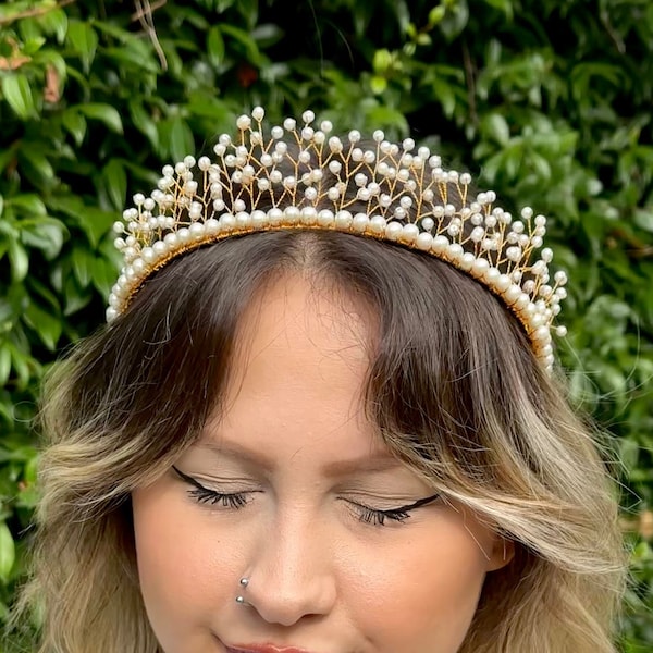 Pearl Bridal Tiara  /  Bridal Headpiece /  Pearl Bridal Crown  / Bride Tiara For Bachelorette