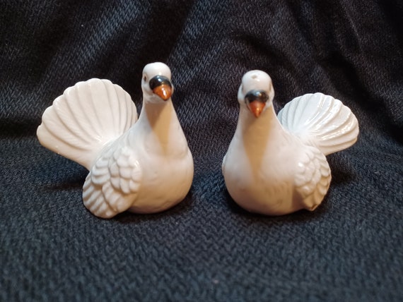 Dove salt and pepper cheap shakers