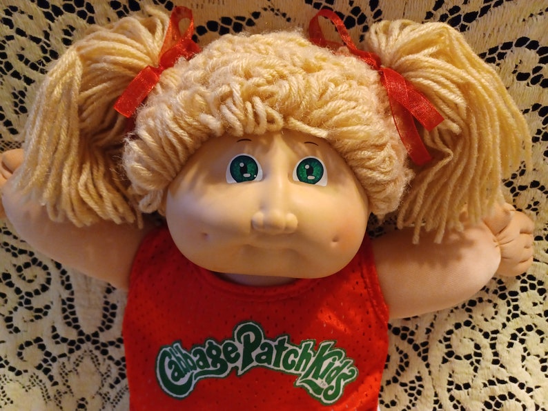 Cabbage Patch Kid 1982 Coleco Blonde Curly Yarn Hair with Ponytails Blue Eyes Factory Code OK zdjęcie 2