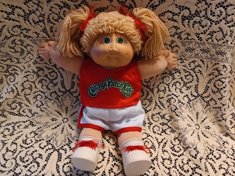 Cabbage Patch Kid 1982 Coleco Blonde Curly Yarn Hair with Ponytails Blue Eyes Factory Code OK zdjęcie 1