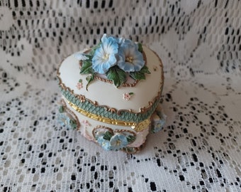 Heart Shaped Porcelain Trinket Box with Mirrored Lid ~ White with Blue Flowers and Gold Trim