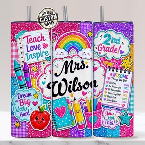 Adesivo personalizzato per bicchiere termico per insegnante di seconda elementare con nome, patchwork, glitter e fiocco arcobaleno, formato 20 oz, sublimazione, download digitale.