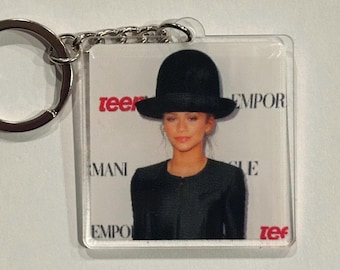 Zendaya BIG HAT keychain