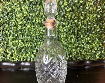 Botella decantadora de vidrio vintage de 1967 de London Winery Ltd Ontario con tapón. Artículos de bar.