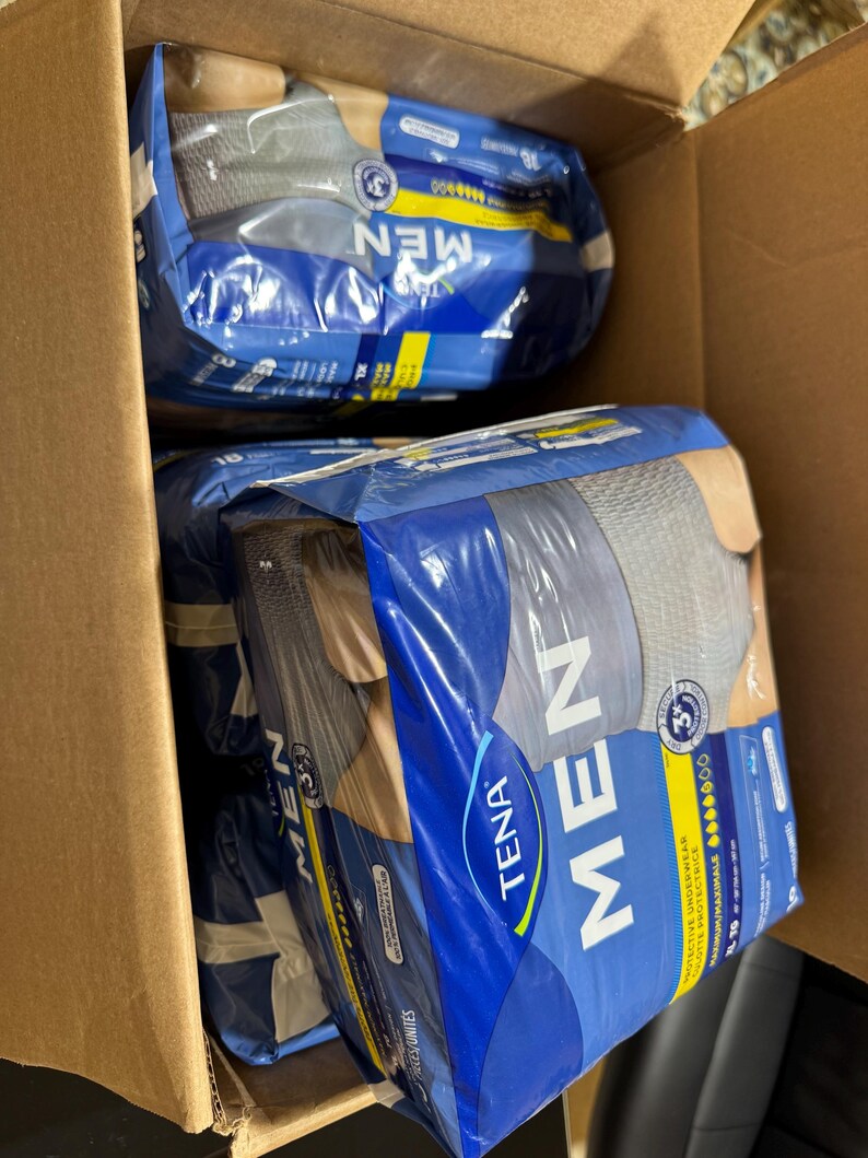 以下が含まれることがあります： 白い文字で「Welcome to our home」と書かれた素朴な木製の看板。 荒れた仕上がりとシンプルなデザインで、玄関やポーチに最適です。