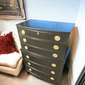 Antique Federal Chest of Drawers