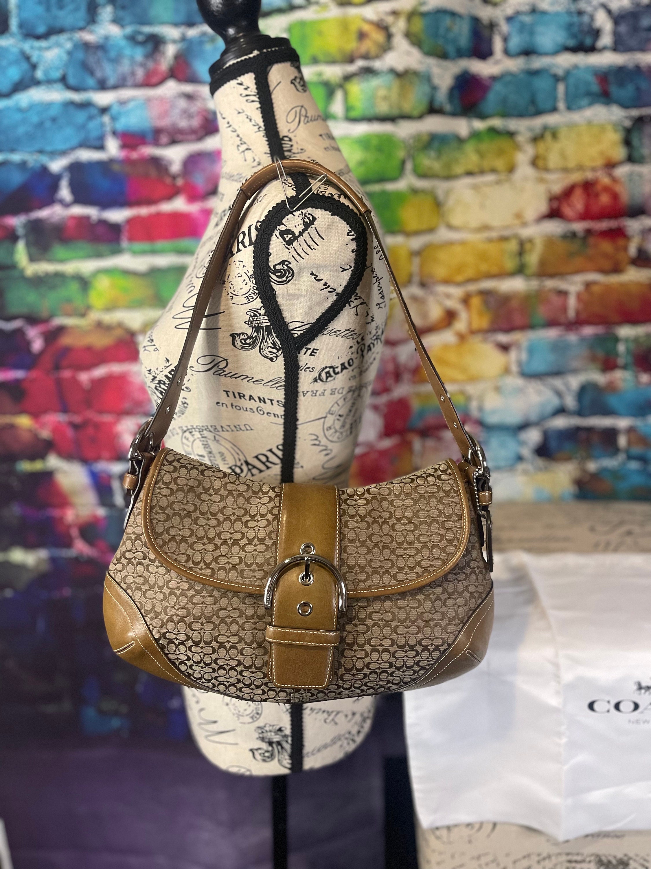 バッグ Coach Soho Brass Buckle Flap Shoulder 2006 - Coach Soho Buckle Shoulder Bag in Monogram Canvas