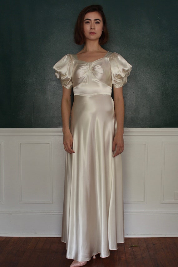 1930s Puff Sleeve Wedding Dress - image 2