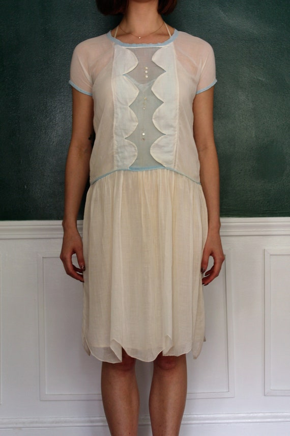 1920s Scalloped Day Dress - image 2