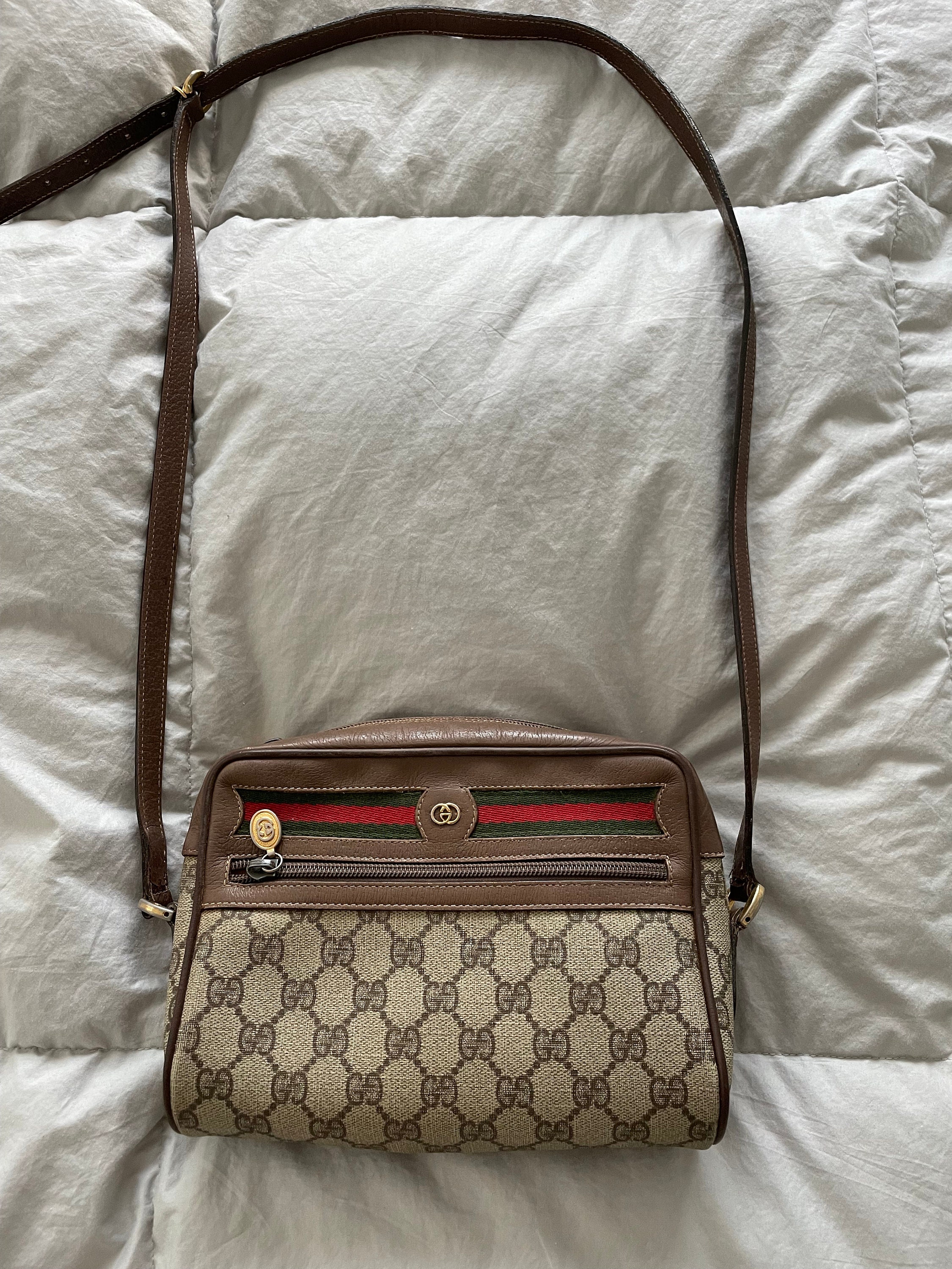 GUCCI Sherry Line GG Supreme Crossbody Bag Women Pochette Vintage From  Japan 