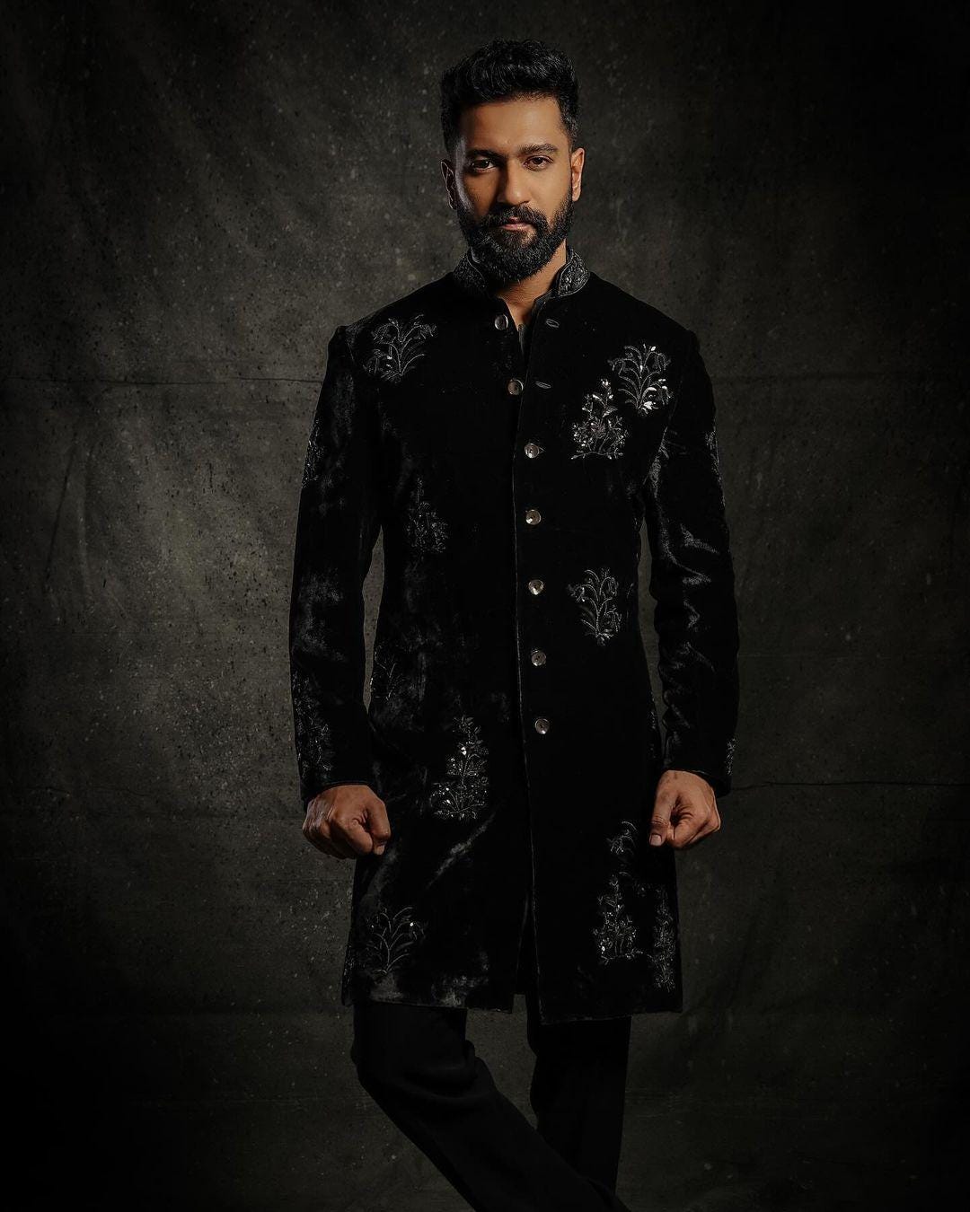 Mens Sherwani Black Gold Hong Kong