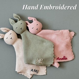 Manta de bebé bordada a mano Lovey Bunny para guardería, regalo personalizado con nombre, idea de regalo de animalito para bebé, recuerdo de baby shower para recién nacido