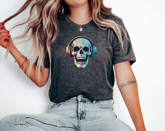 Skull Unisex Short Sleeve Tee, Skull T-Shirt, Chemise crâne artistique, Music Skull Tee, Funky Skull Shirt, Chemise d’Halloween, Skeleton Tee