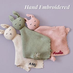 Manta de bebé bordada a mano Lovey Bunny para guardería, regalo personalizado con nombre, idea de regalo de animalito para bebé, recuerdo de baby shower para recién nacido