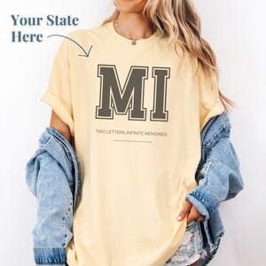 Camiseta Travel State, camiseta com orgulho da cidade natal, presente de duas letras do estado natal para estudantes universitários, roupas, camiseta de fim de semana de viagem, cidade da memória para residentes