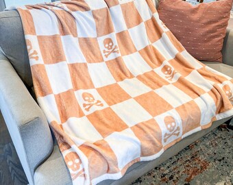 Checkerboard Skulls Plush Blanket Black Crossbones and Skulls Blanket for Boy Bedroom Decor Halloween Blanket for Toddler Gift Idea for Fall